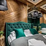 Royal 4* زاكوباني