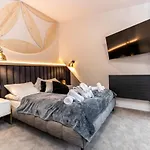 Royal 4*