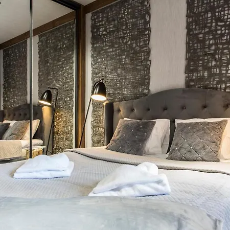 Aparthotel Royal *